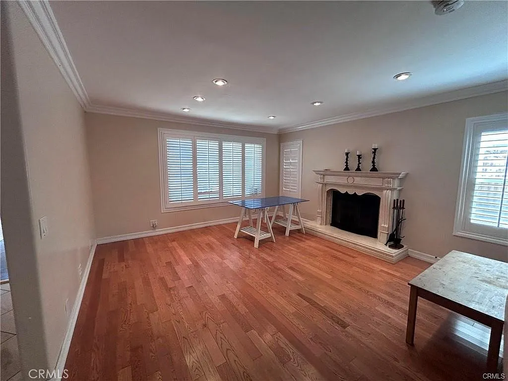 5 bed, 2300 sqft, $6,500 — Photo 4