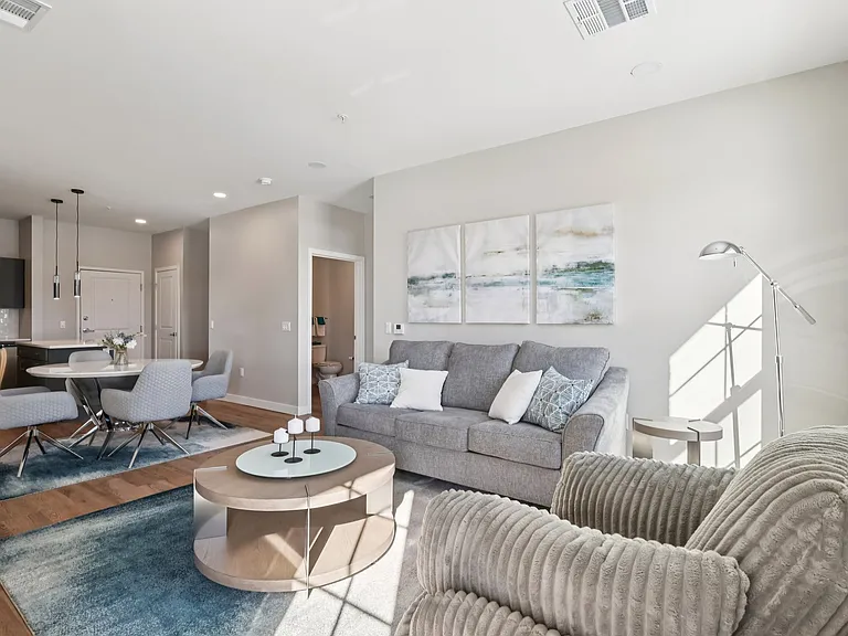 Berkshire Apartments — Photo 38