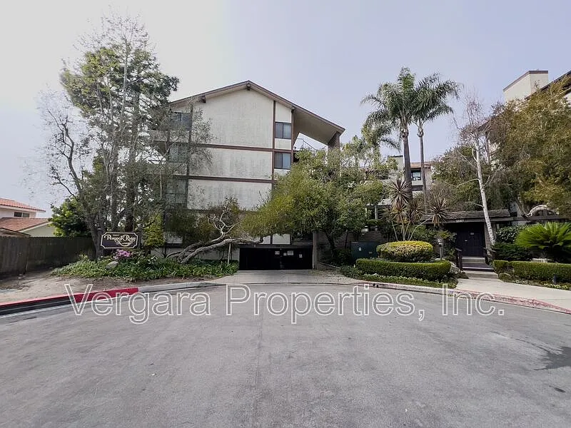 2 bed, 2.0 bath, 1300 sqft, $3,550 — Photo 4