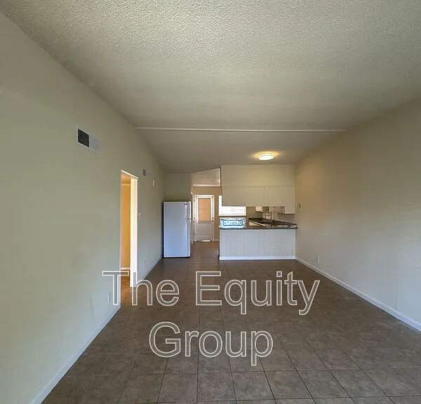 1140 W Tulare Ave #C — Photo 3