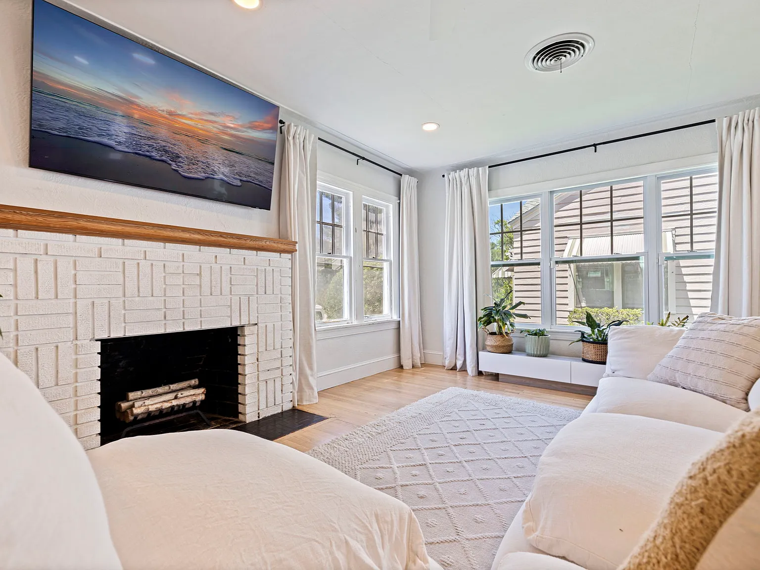 2 bed, 1434 sqft, $3,850 — Photo 4