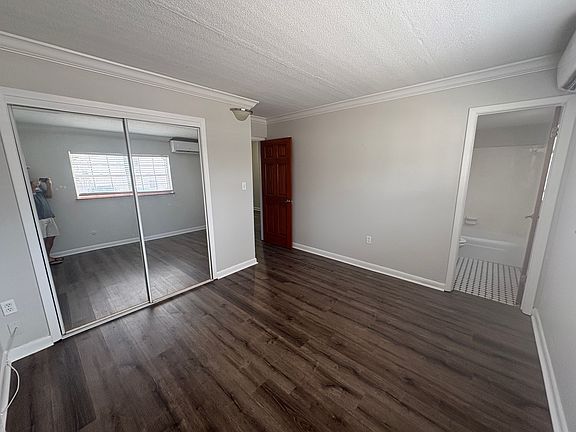 3rd image of 3112 W Horatio St Unit 41