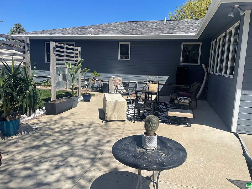 4832 Singing Hills Blvd, Sioux City, IA 51106 Zillow