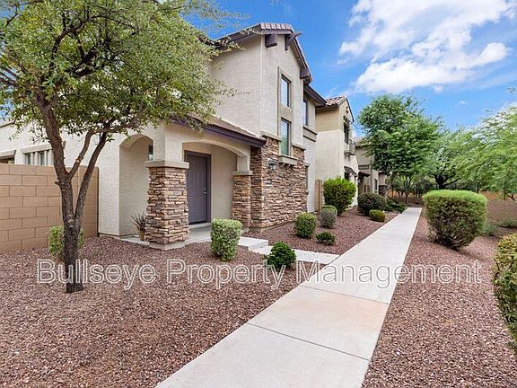 3rd image of 2581 S Penrose Dr