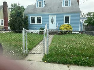 1806 Newbridge Rd, Bellmore, NY 11710