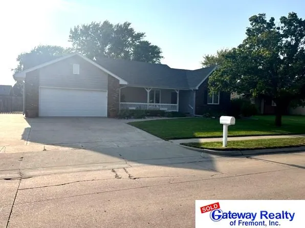 1217 N Garden City Rd, Fremont, NE 68025