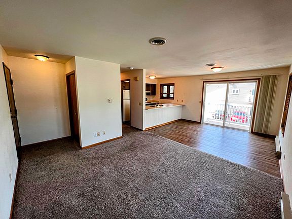 2nd image of 215 Ash St #215