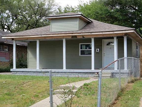 3rd image of 2868 Forest Manor Ave