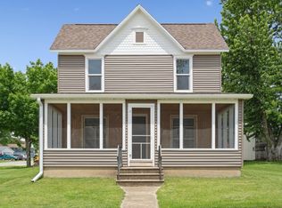 211 Grove St NW, Shellsburg, IA 52332