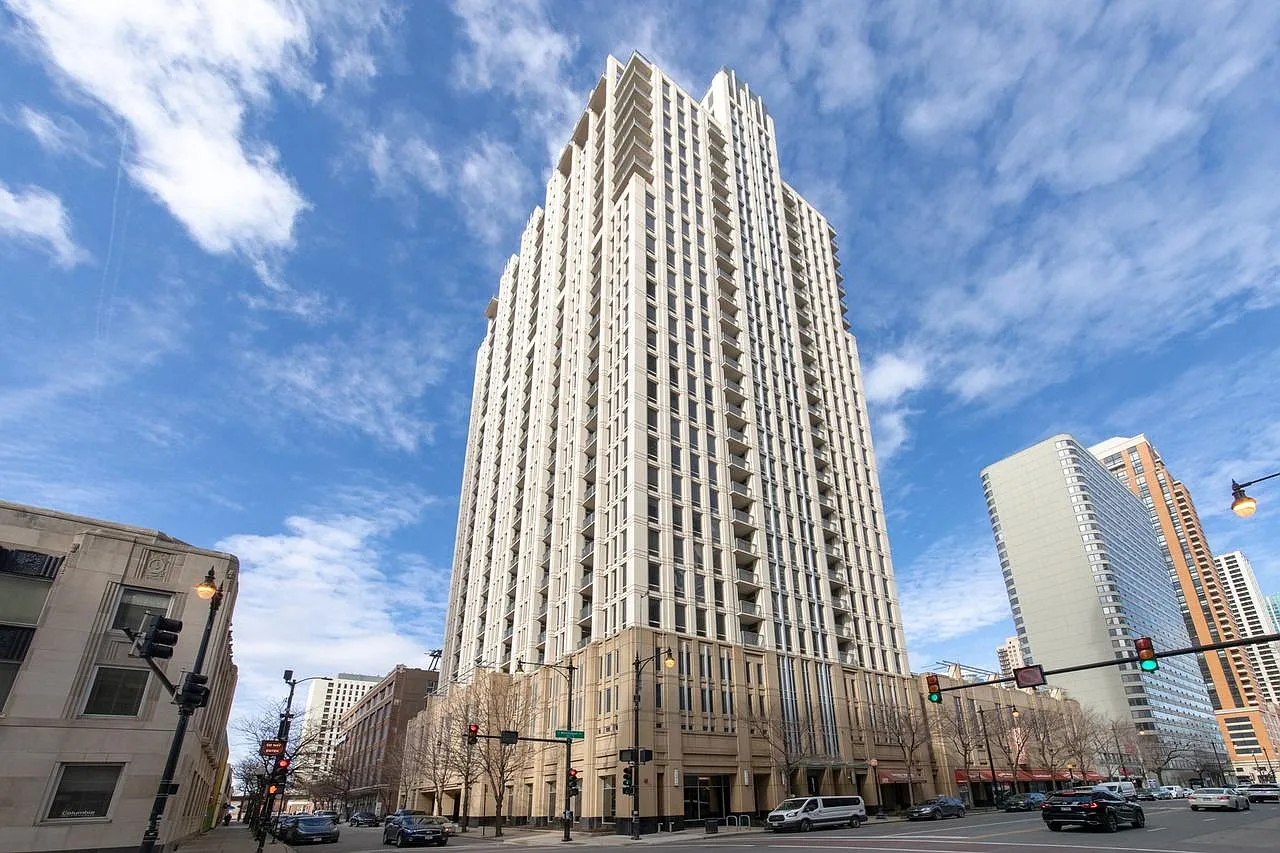 1250 S Michigan Ave — Photo 1