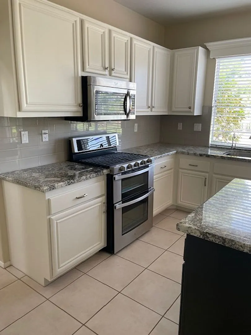 Paloma Del Sol Home — Photo 2