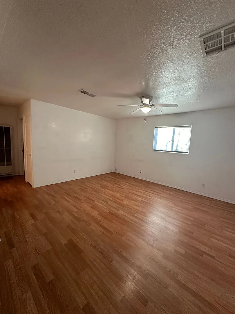 1406 Saiz Lane 1 — Photo 4