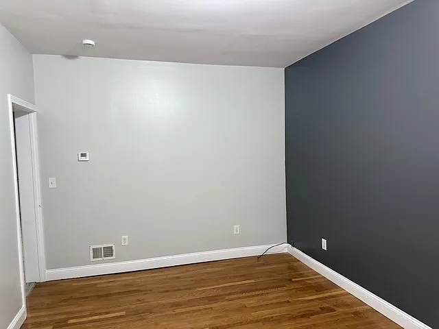 2 bed, 1.0 bath, 1000 sqft, $2,200 — Photo 3