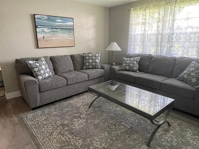 1225 Sunland Rd — Photo 1