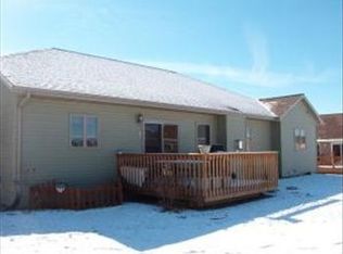 811 Oakwood Dr, Holmen, WI 54636