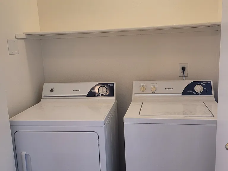 1805 E Overland Rd — Photo 10