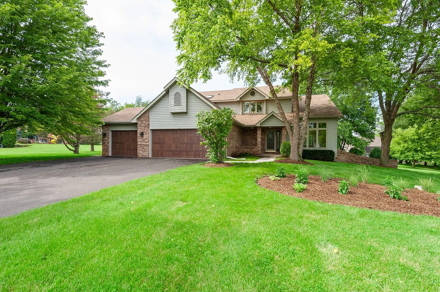 1516 Applewood Ln photo 1