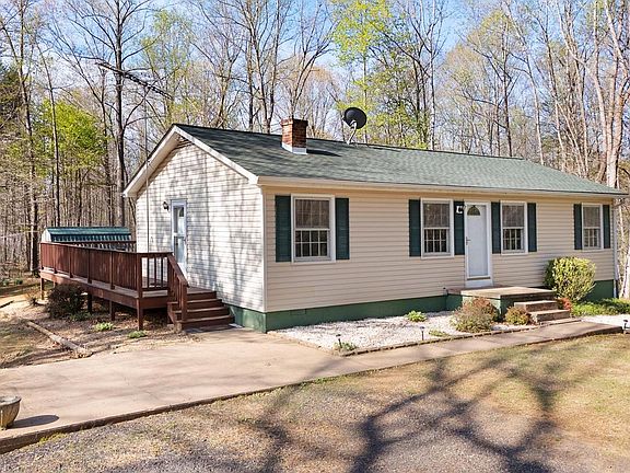 3rd image of 15366 Black Hill Rd