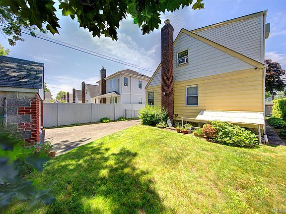 4th image of 80-11 260th Street