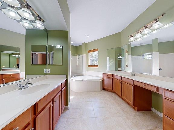 4th image of 11 Creekside Dr