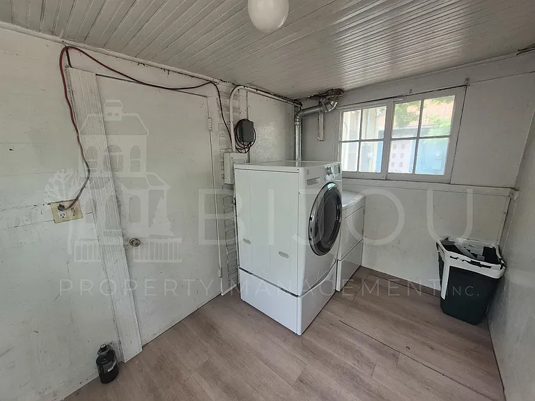 Downtown Rooms — Photo 6