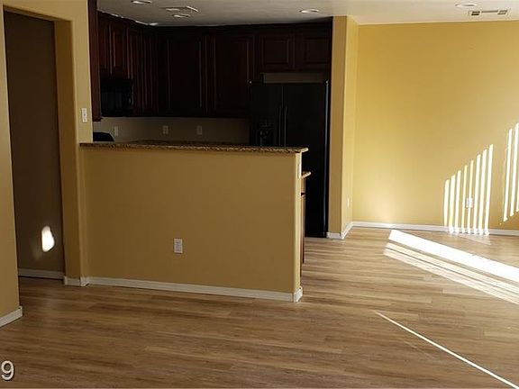 2nd image of 8252 Wildwood Glen Dr
