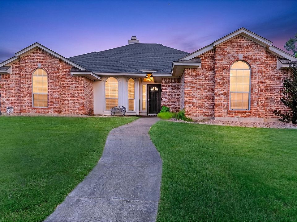 1st image of 124 Topaz Cir
