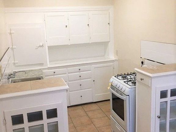 3rd image of 513 S Adams St APT 205