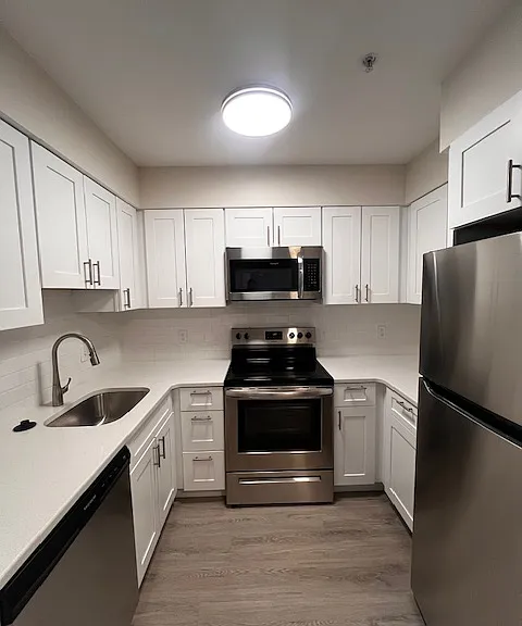 634 Massachusetts Ave — Photo 2