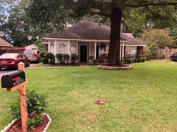 270 Portside Cir W, Mobile, AL 36695