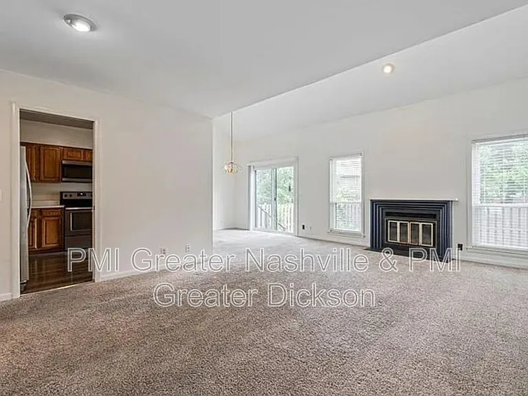717 Barlin Ct — Photo 13