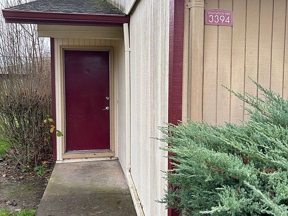 4th image of 3300 Hollywood Dr NE #3394
