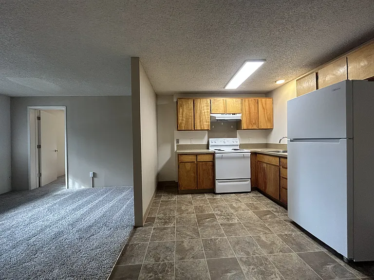 Eagle Pointe Apartments — Photo 19