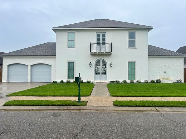 1044 The Lake Dr