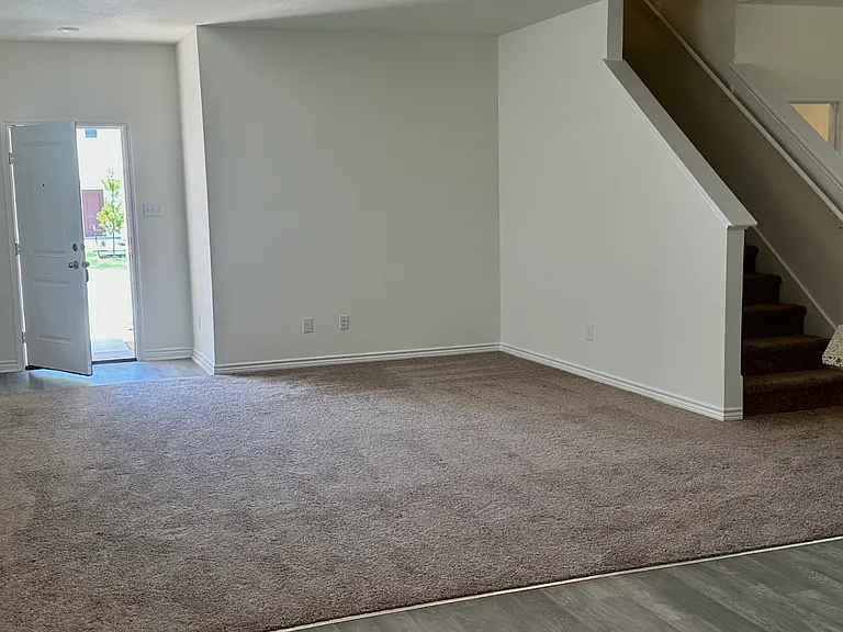 7530 Fishbowl Ln — Photo 2