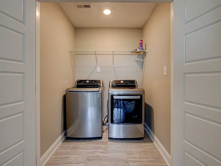 1121 Cardinal Creek Dr — Photo 20