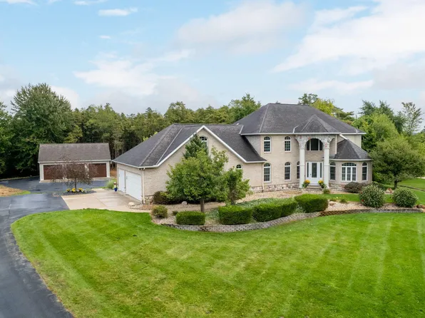 6171 Standing Stone Dr, Holland, MI 49423