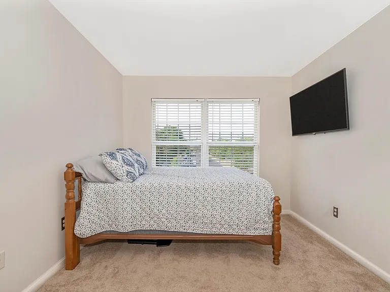 5211 Duke Ct — Photo 21