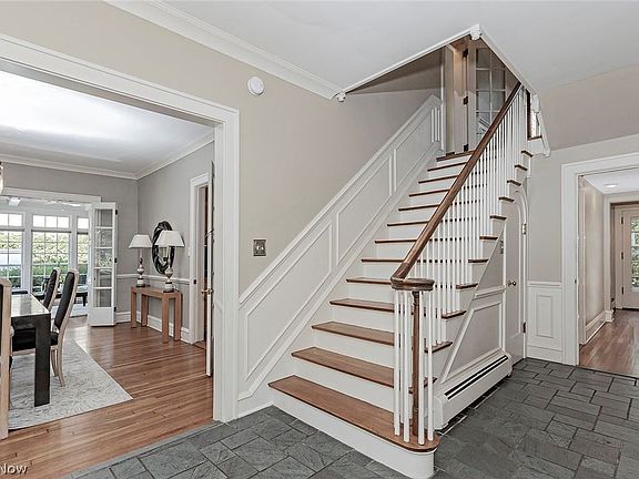 3rd image of 18615 Shaker Blvd
