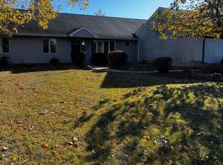 11722 Carroll Lake Dr, Fort Wayne, IN 46818