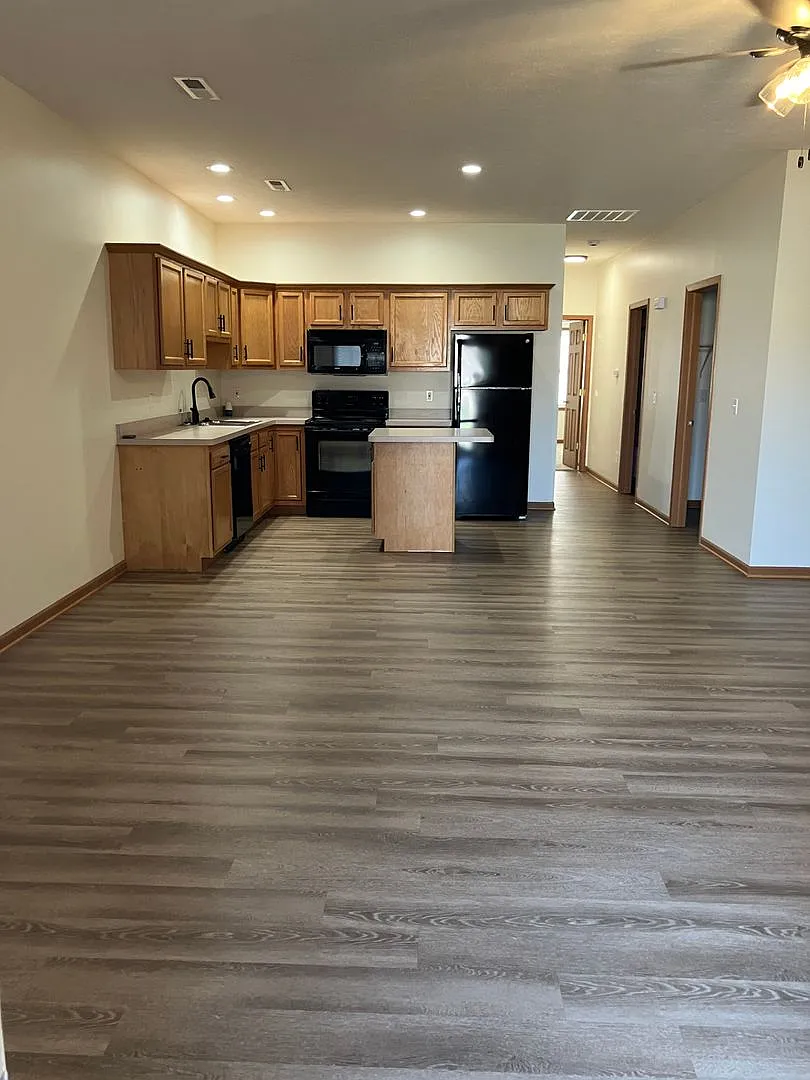 One-Story, 2 Bedroom with Attached Garage! — Photo 1