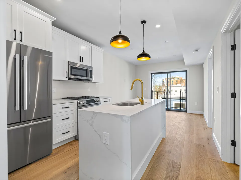48 Woodward St #3X