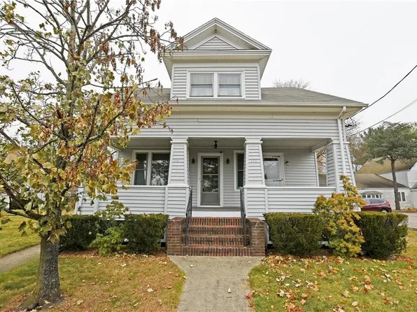 390-394 Pawtucket Ave, Rumford, RI 02916