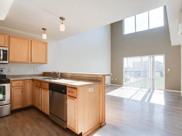 Urban Crossing Apartments