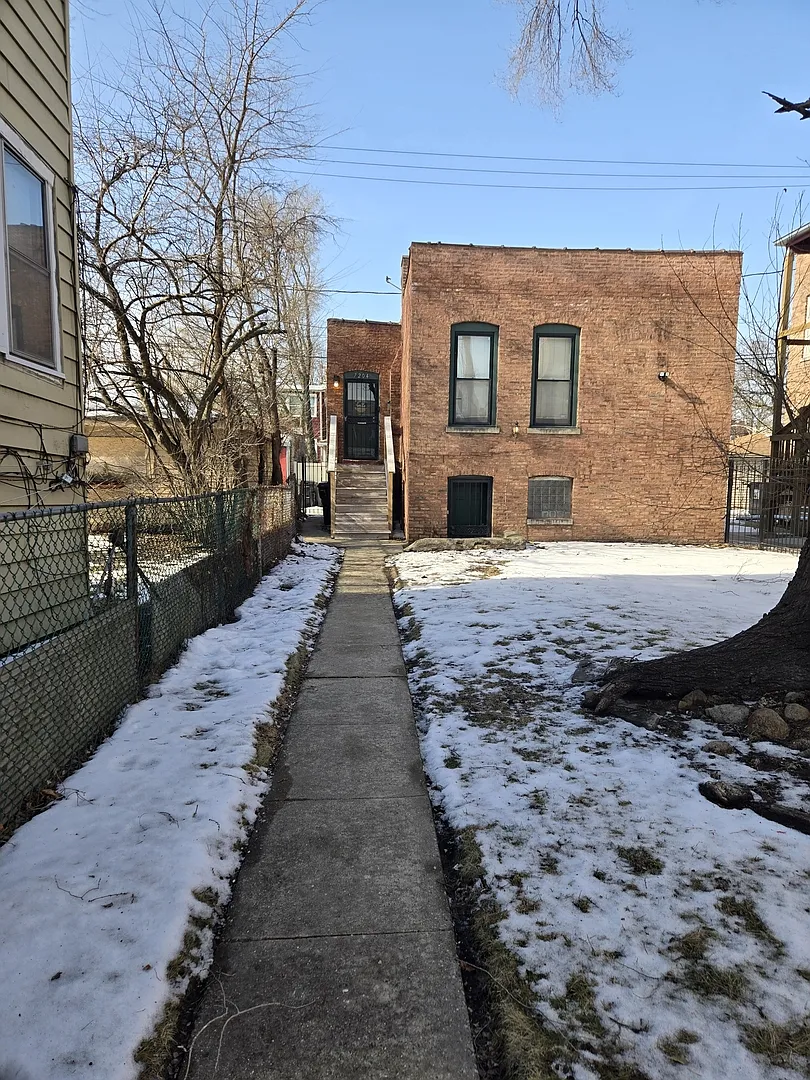 7204 S Rhodes Ave photo 1
