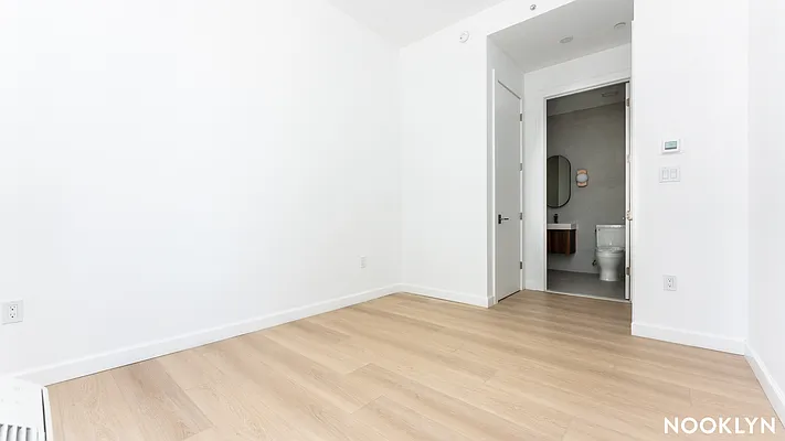 Rented by Nooklyn NYC LLC | media 52