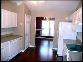2nd image of 2550 Pendelton Dr