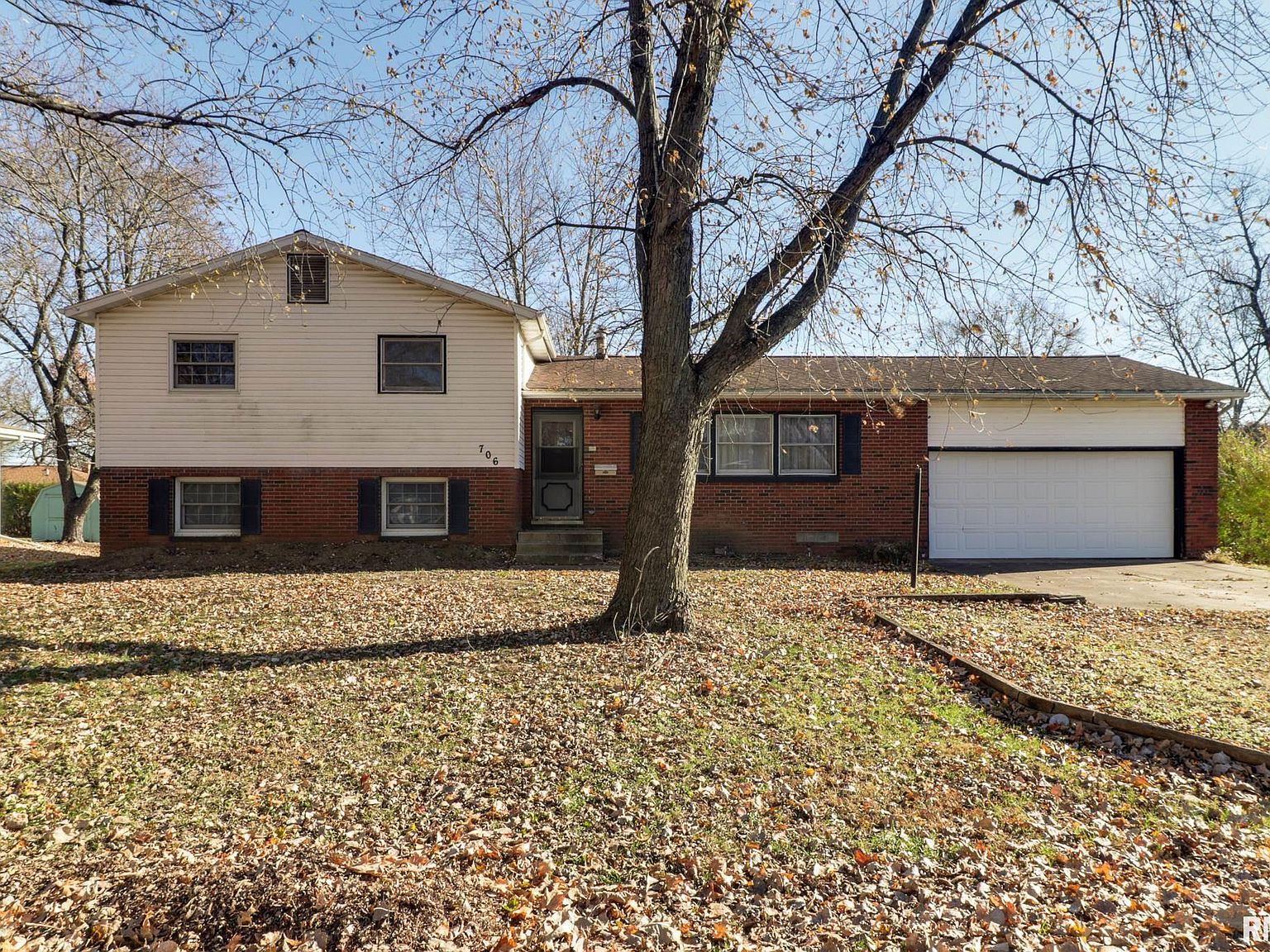 706 S Oak St, Delavan, IL 61734 Zillow