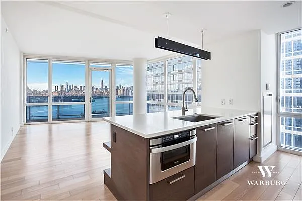 Rented by Warburg | media 47