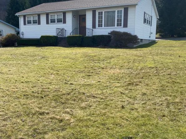 5 Hilltop Dr, Scott Township, PA 18447